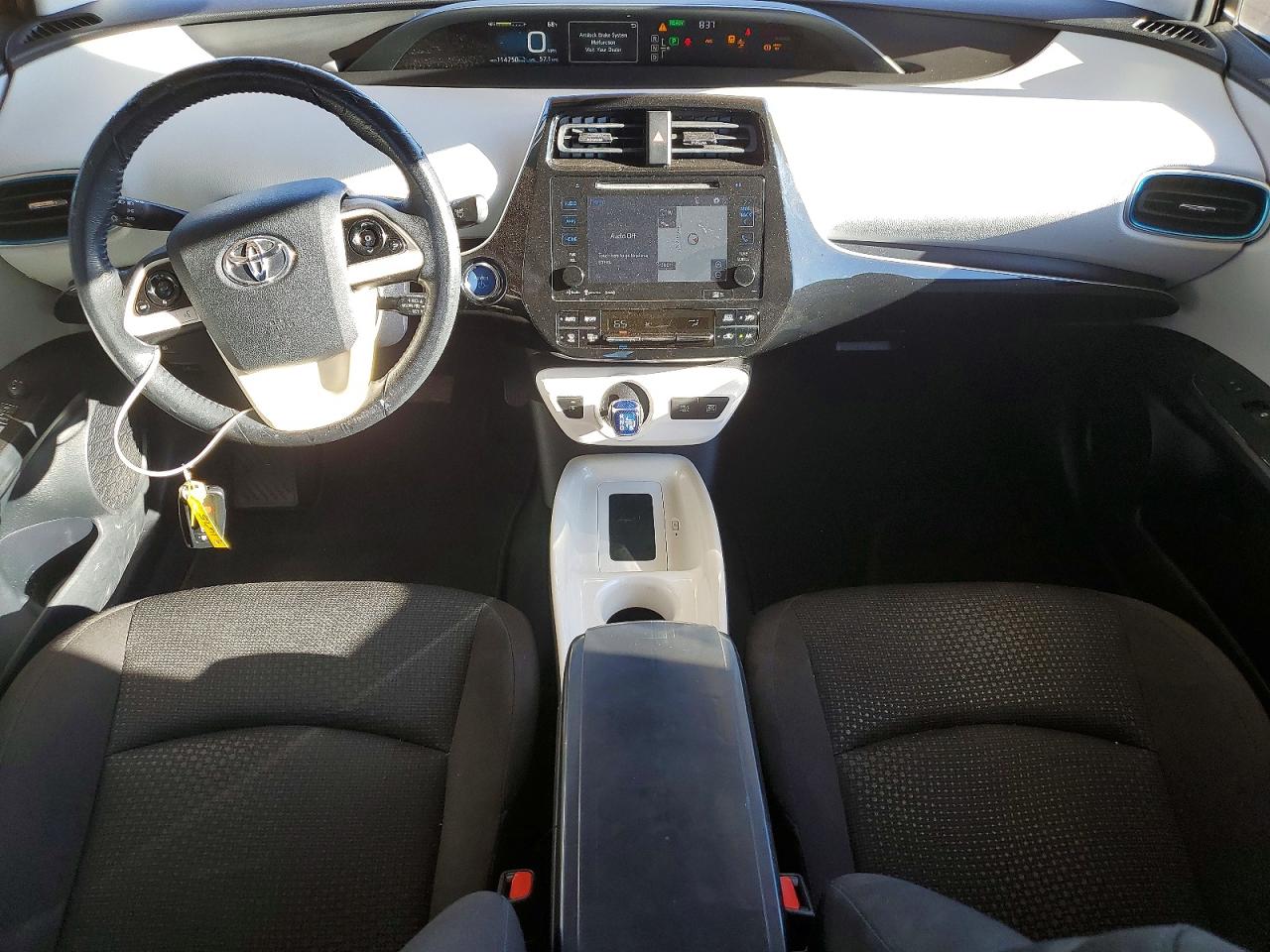 2016 TOYOTA PRIUS THREE photo 8