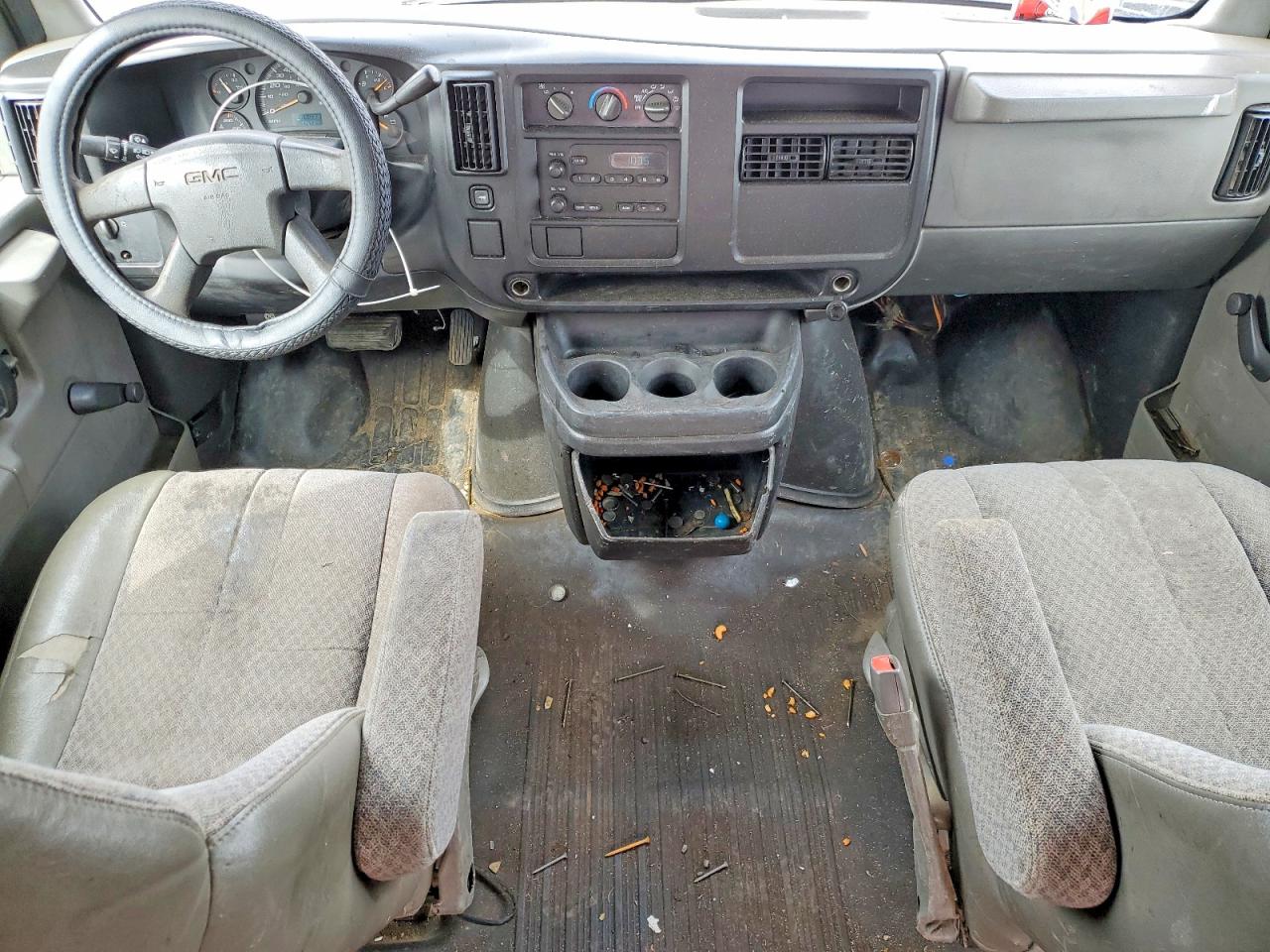 2003 GMC SAVANA photo 8