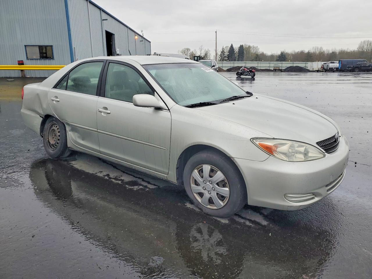 2002 TOYOTA CAMRY LE photo 10