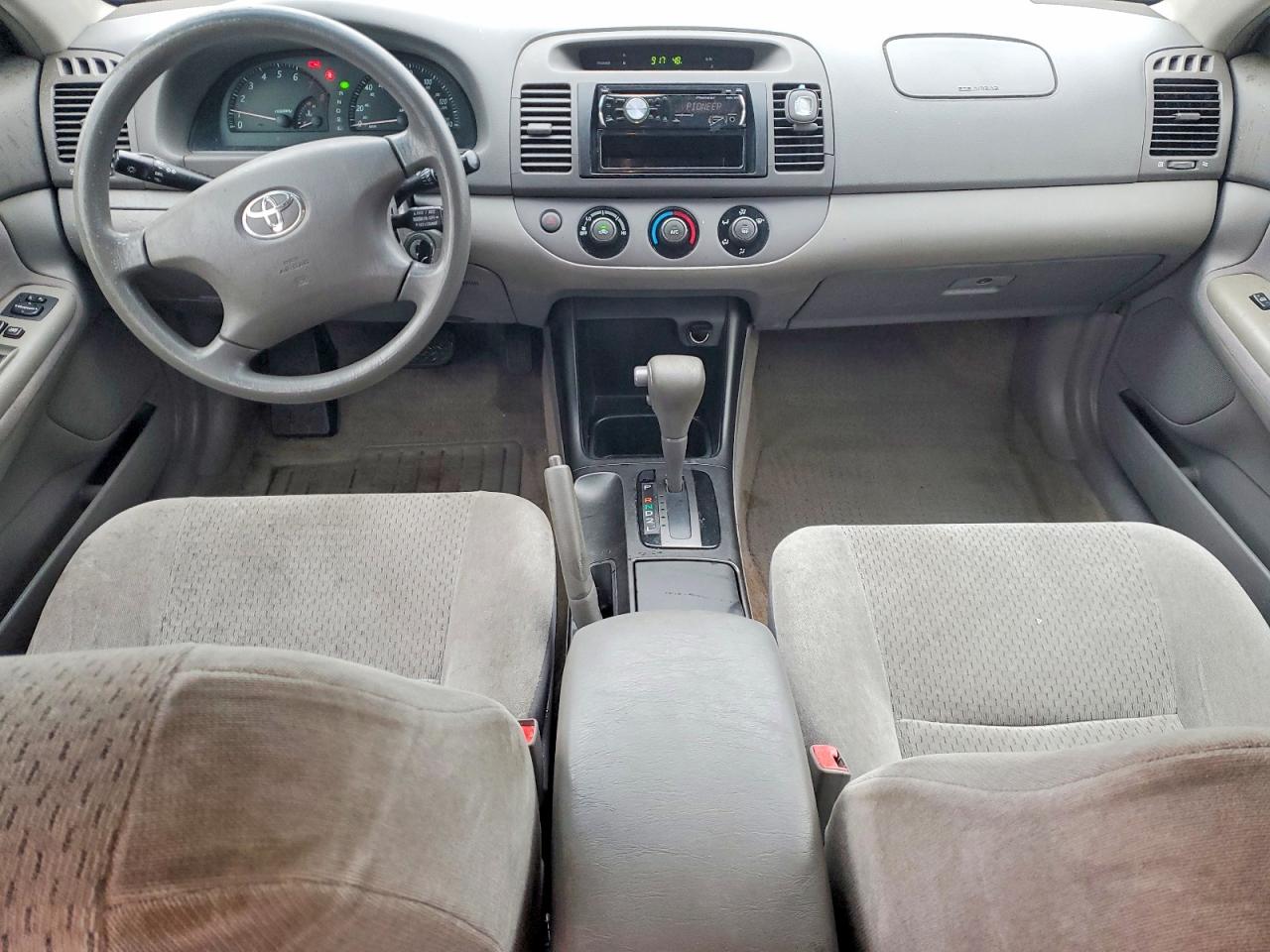 2002 TOYOTA CAMRY LE photo 22