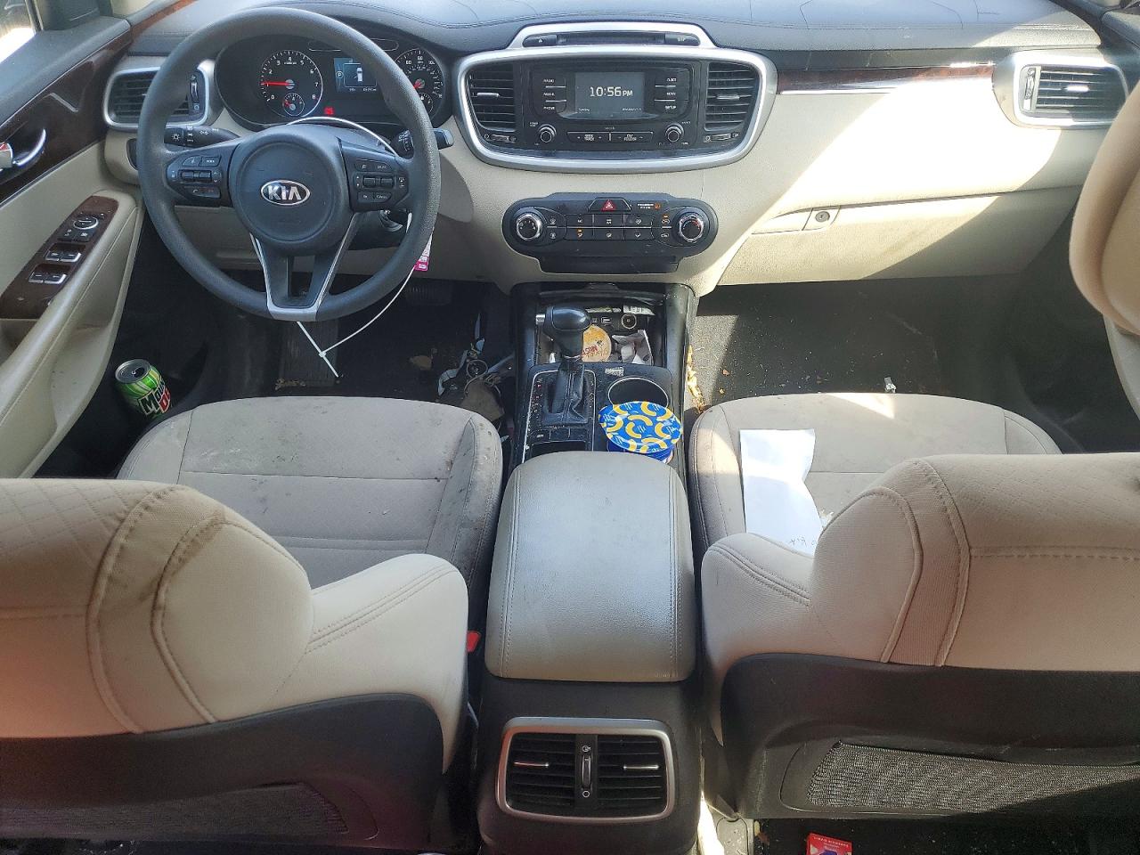 2016 KIA SORENTO LX photo 8