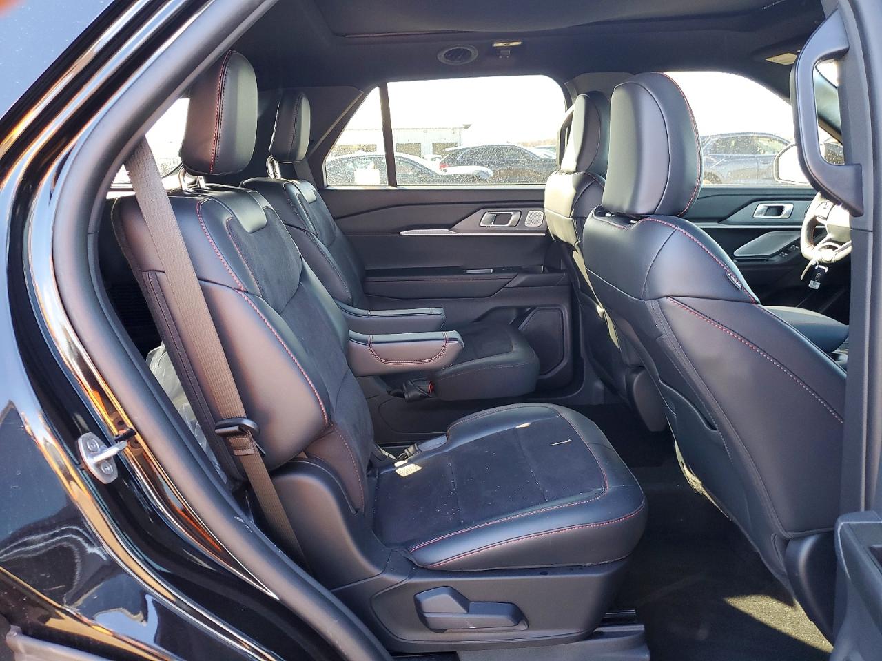 2025 FORD EXPLORER ST photo 31