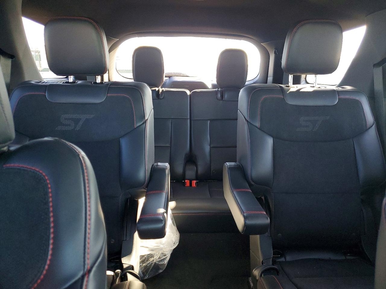 2025 FORD EXPLORER ST photo 28