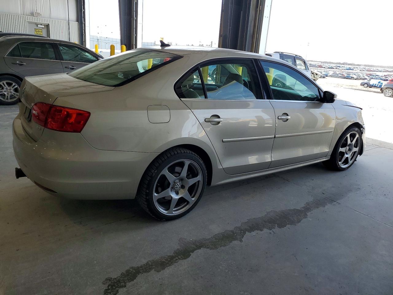2013 VOLKSWAGEN JETTA TDI photo 3