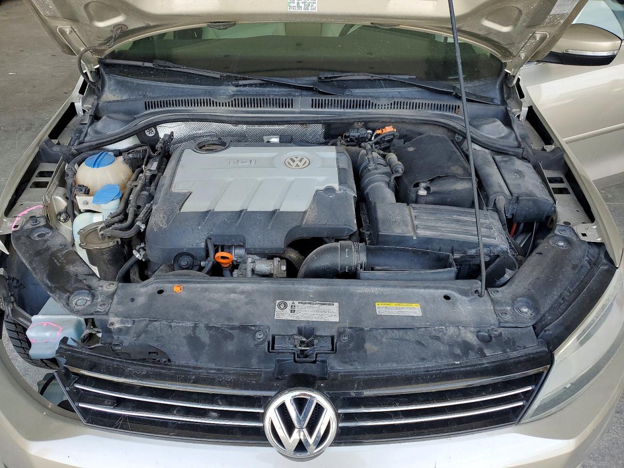2013 VOLKSWAGEN JETTA TDI photo 11