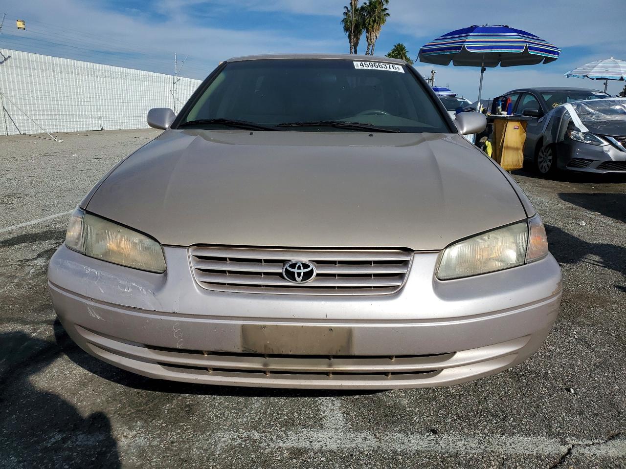 1999 TOYOTA CAMRY LE photo 5