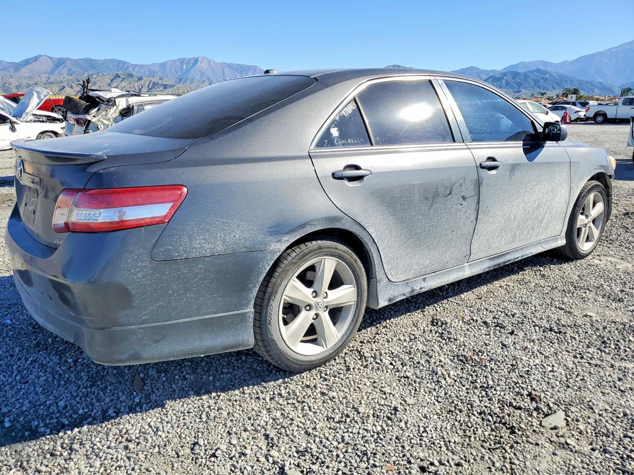 2011 TOYOTA CAMRY SE photo 5