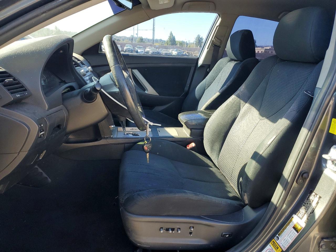 2011 TOYOTA CAMRY SE photo 13