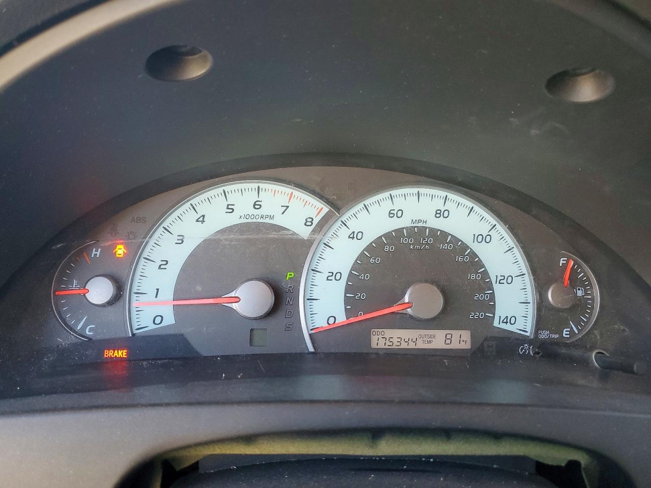 2011 TOYOTA CAMRY SE photo 17