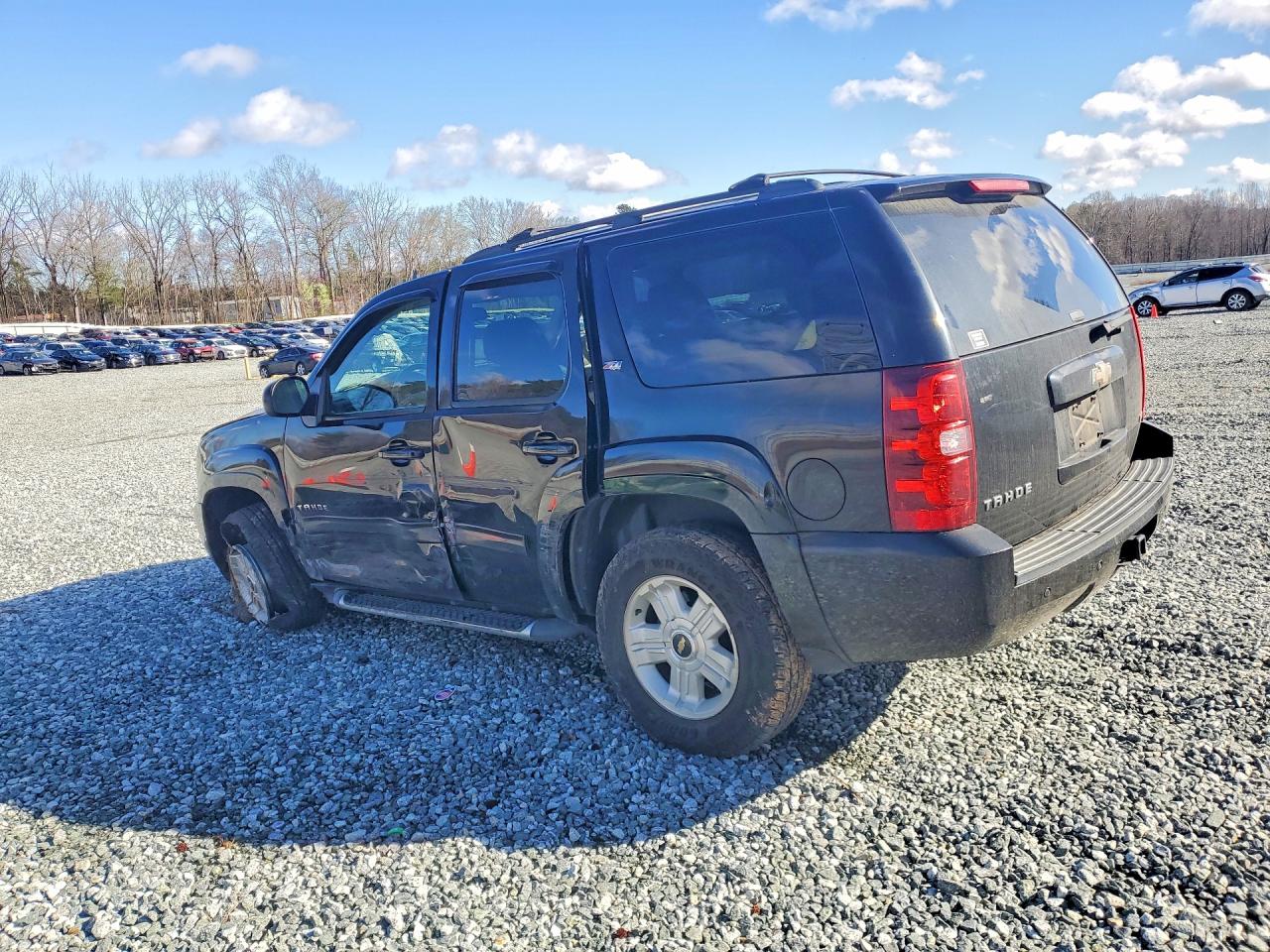 2011 CHEVROLET TAHOE K1500 LT photo 2