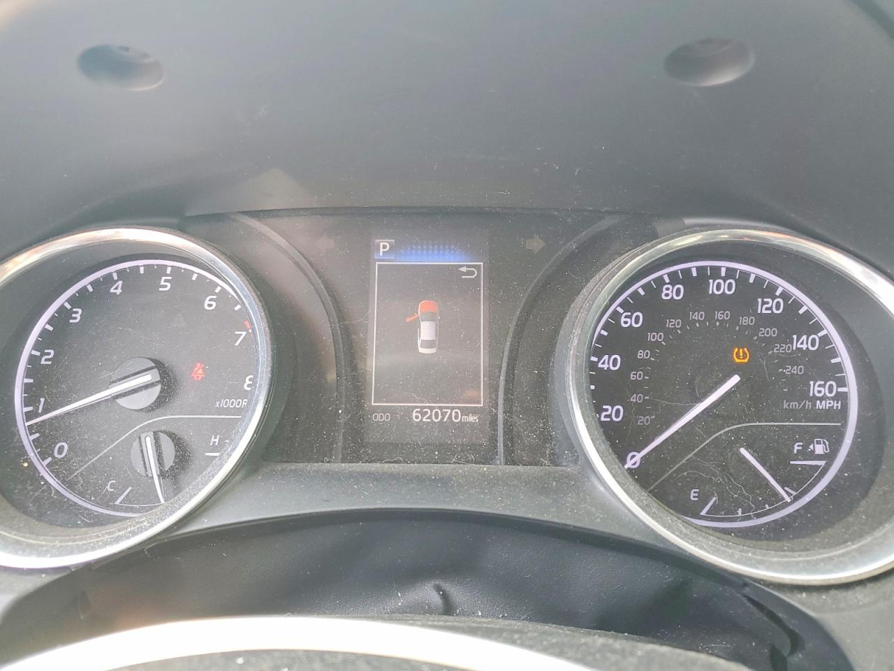 2020 TOYOTA CAMRY LE photo 25