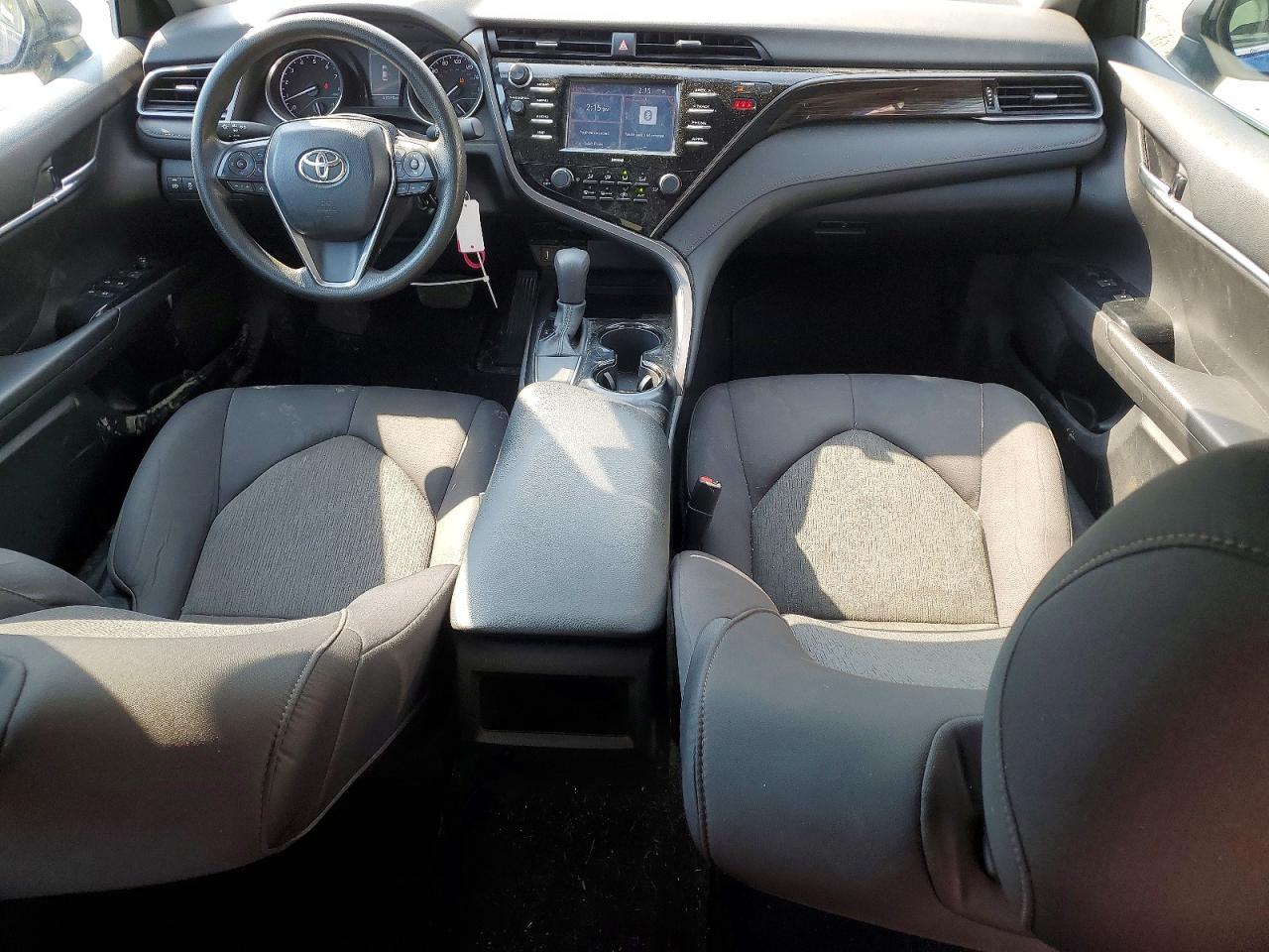 2020 TOYOTA CAMRY LE photo 22