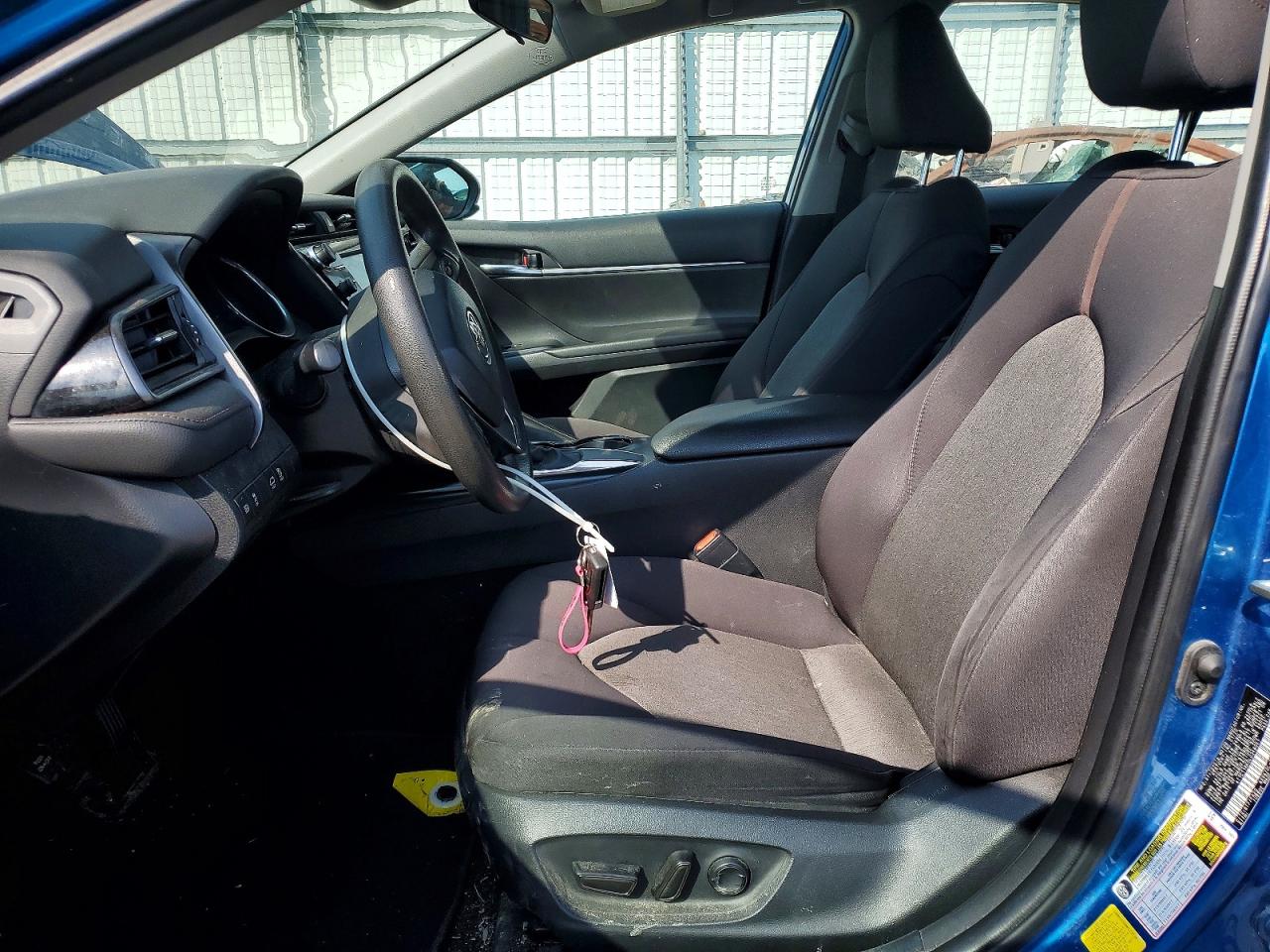 2020 TOYOTA CAMRY LE photo 19