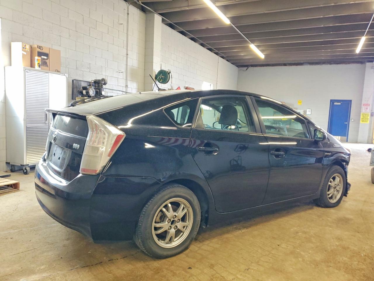 2010 TOYOTA PRIUS II photo 3