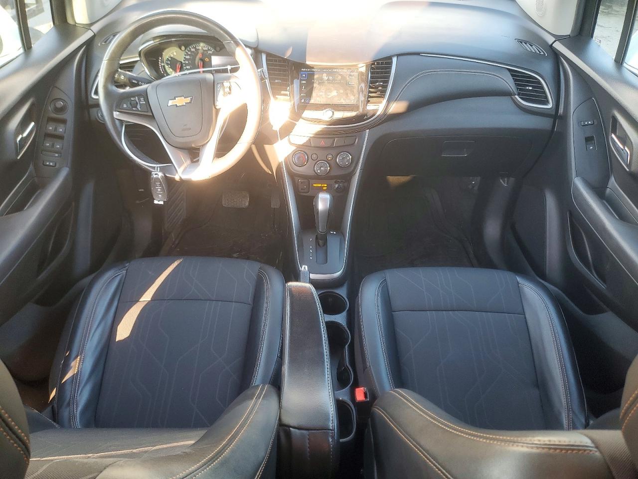 2018 CHEVROLET TRAX 1LT photo 8