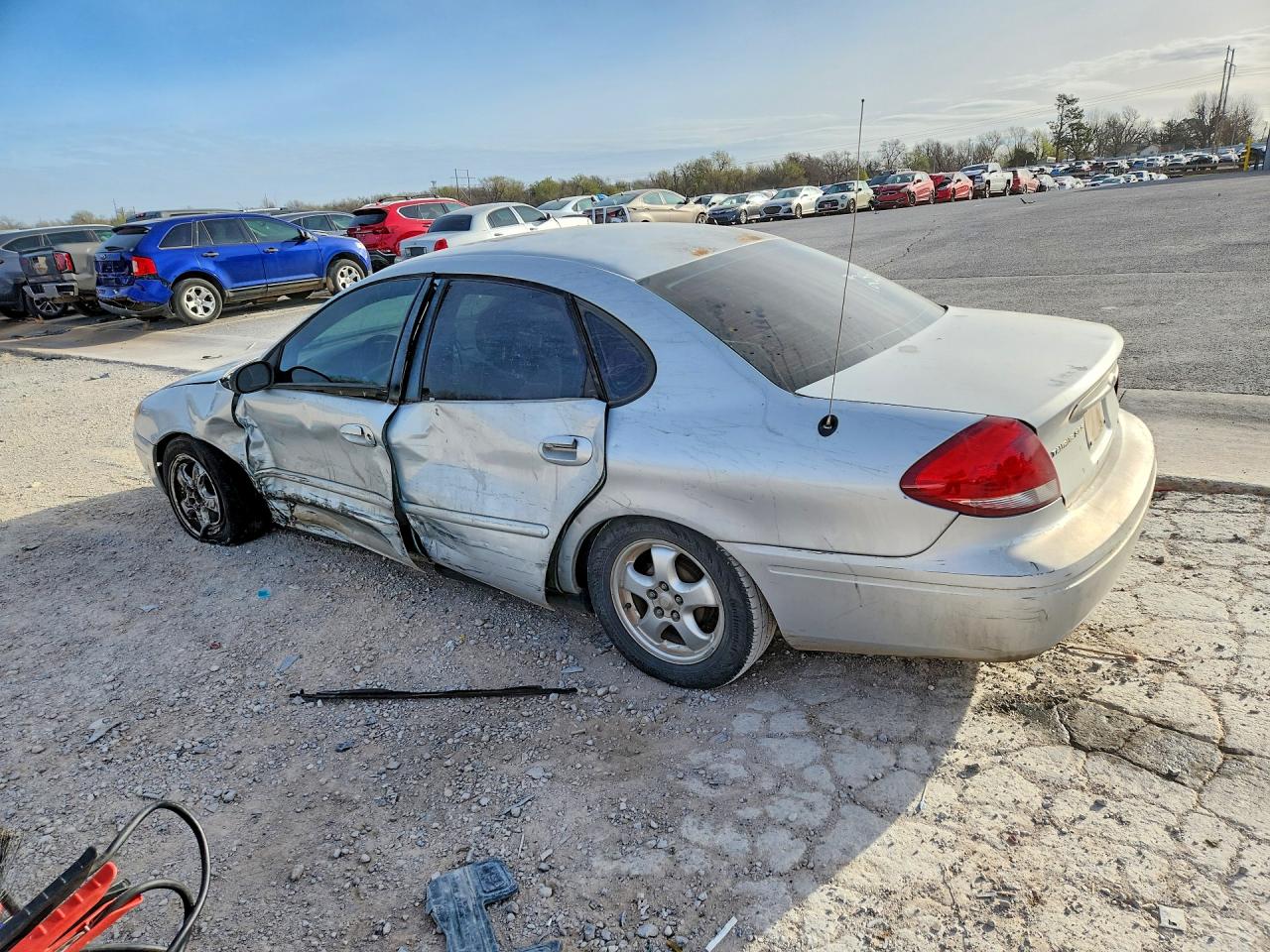 2004 FORD TAURUS SES photo 3