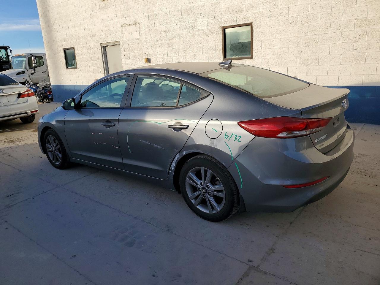 2018 HYUNDAI ELANTRA SEL photo 2