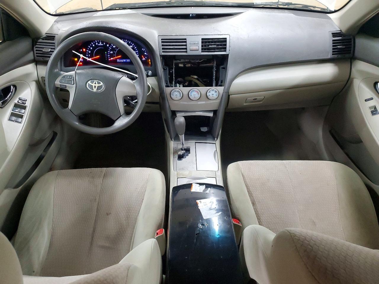 2011 TOYOTA CAMRY LE photo 15