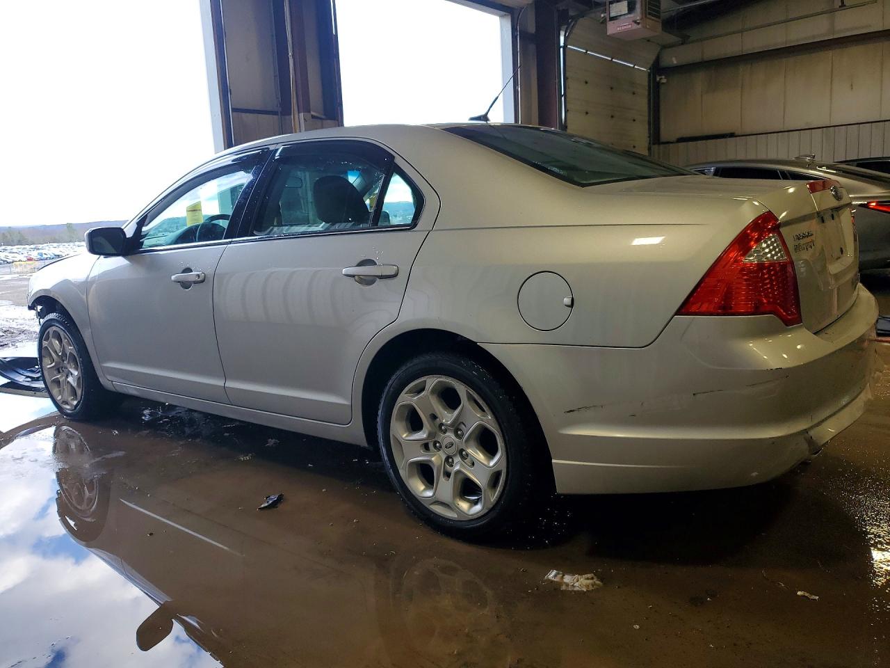 2010 FORD FUSION SE photo 2