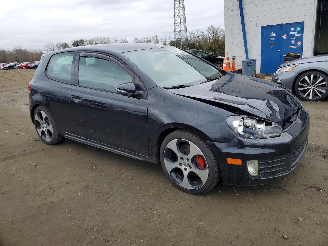 2013 VOLKSWAGEN GTI photo 7
