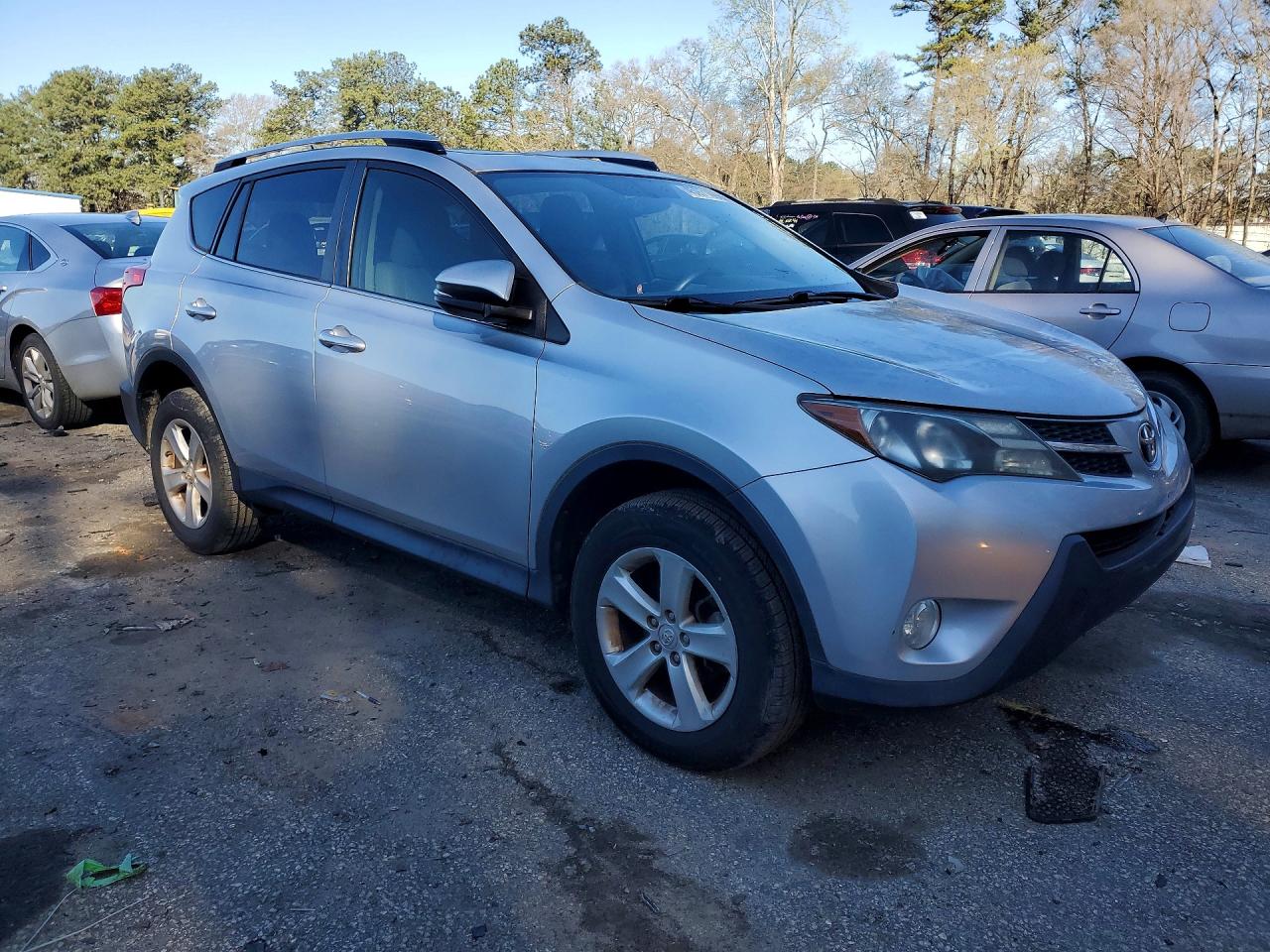 2013 TOYOTA RAV4 XLE photo 7