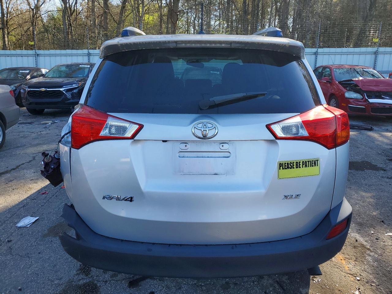 2013 TOYOTA RAV4 XLE photo 11