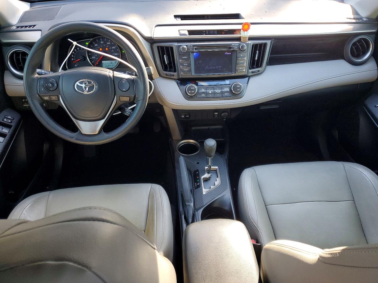 2013 TOYOTA RAV4 XLE photo 15