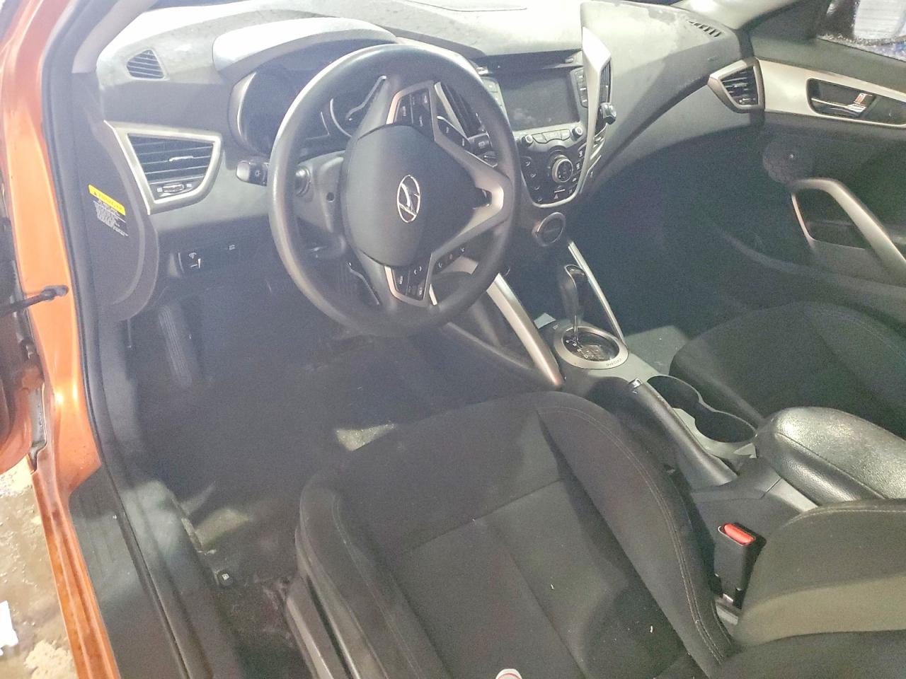 2013 HYUNDAI VELOSTER BASE photo 8