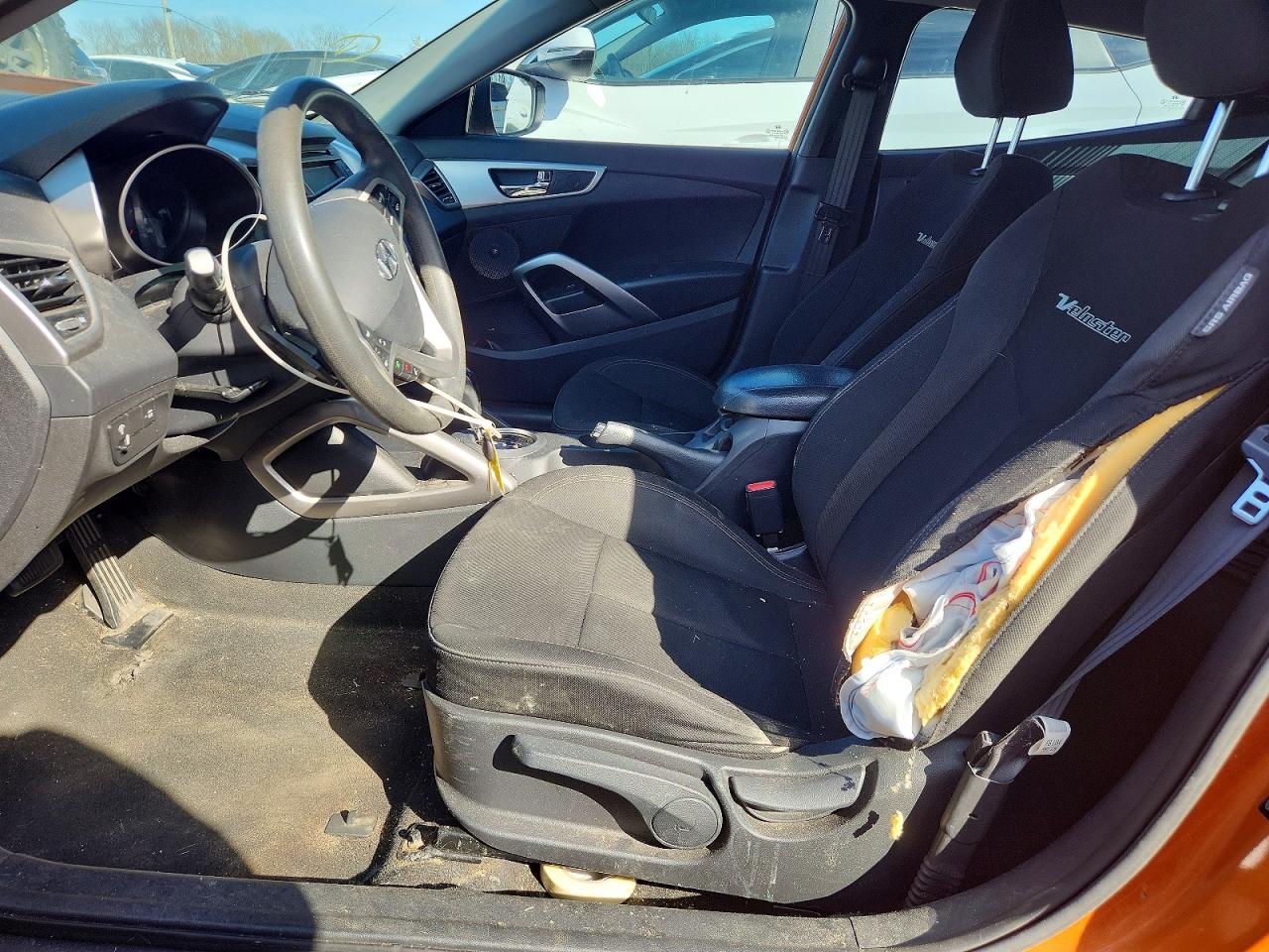 2013 HYUNDAI VELOSTER BASE photo 7