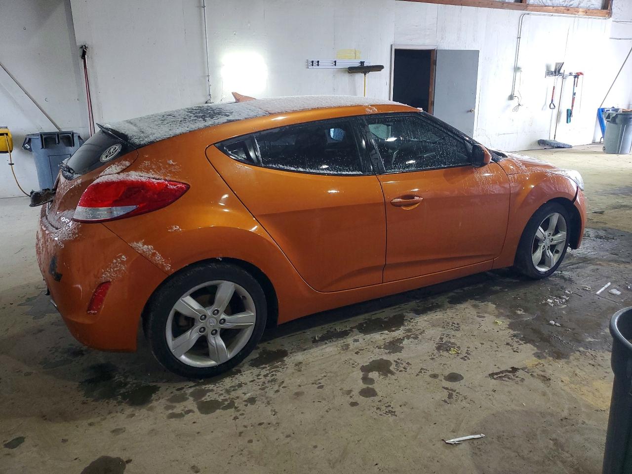 2013 HYUNDAI VELOSTER BASE photo 3