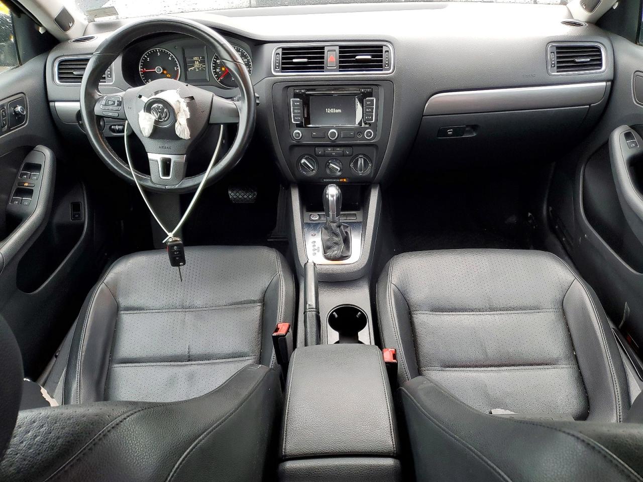 2013 VOLKSWAGEN JETTA TDI photo 22