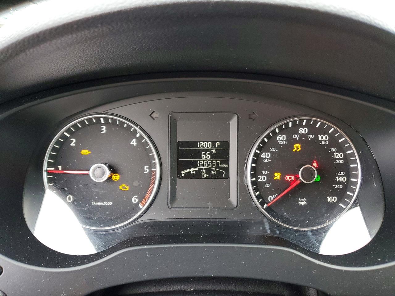 2013 VOLKSWAGEN JETTA TDI photo 25