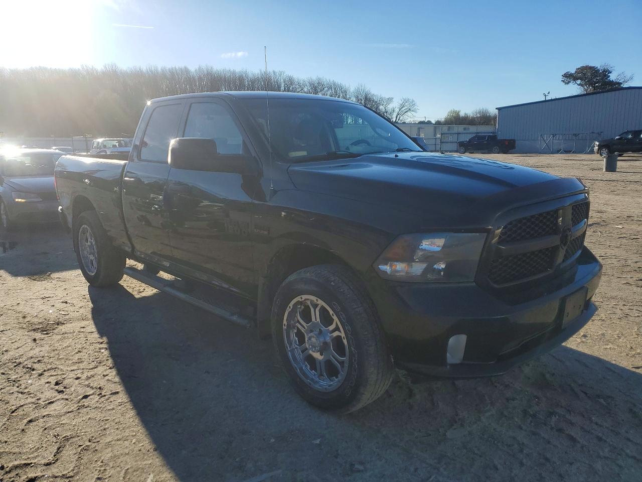 2017 RAM 1500 ST photo 4