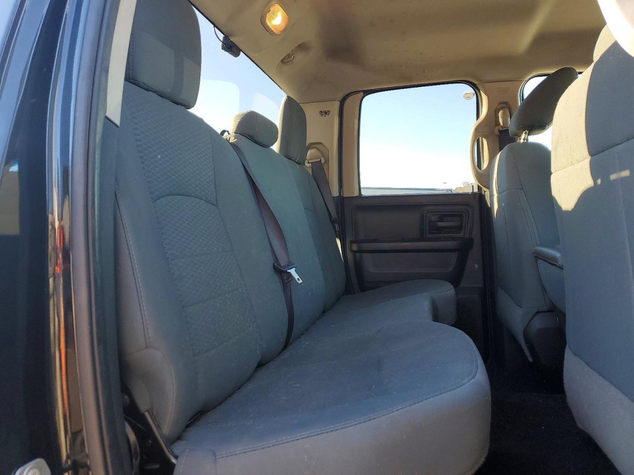 2017 RAM 1500 ST photo 10