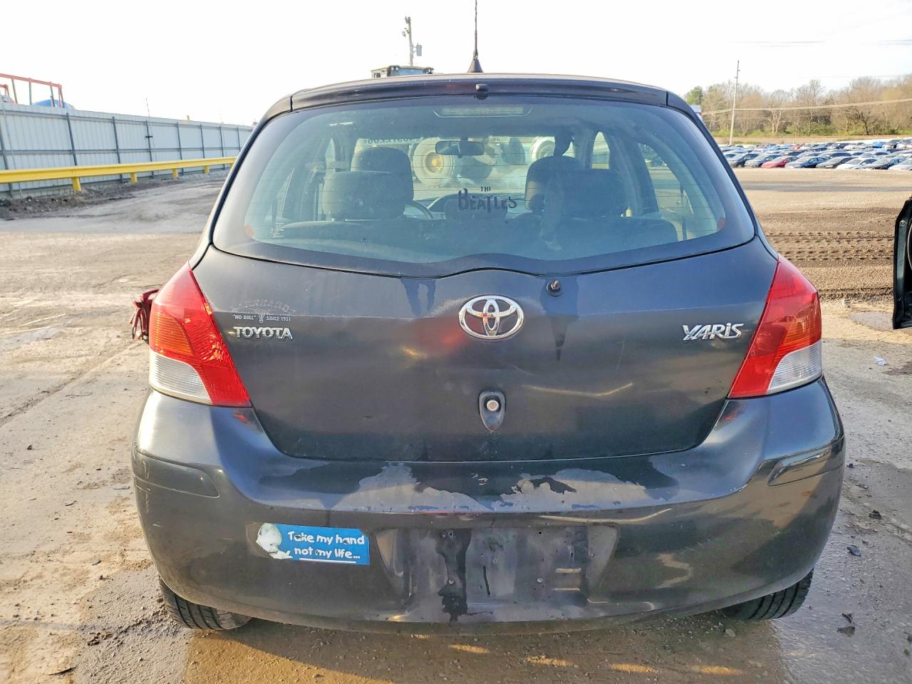 2009 TOYOTA YARIS BASE photo 11