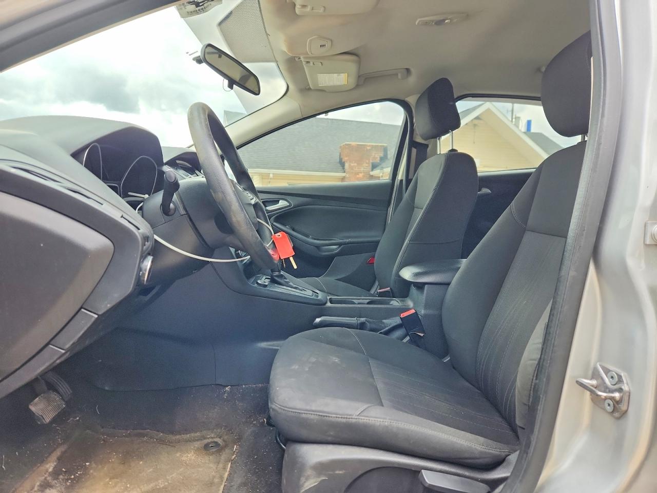 2015 FORD FOCUS SE photo 7