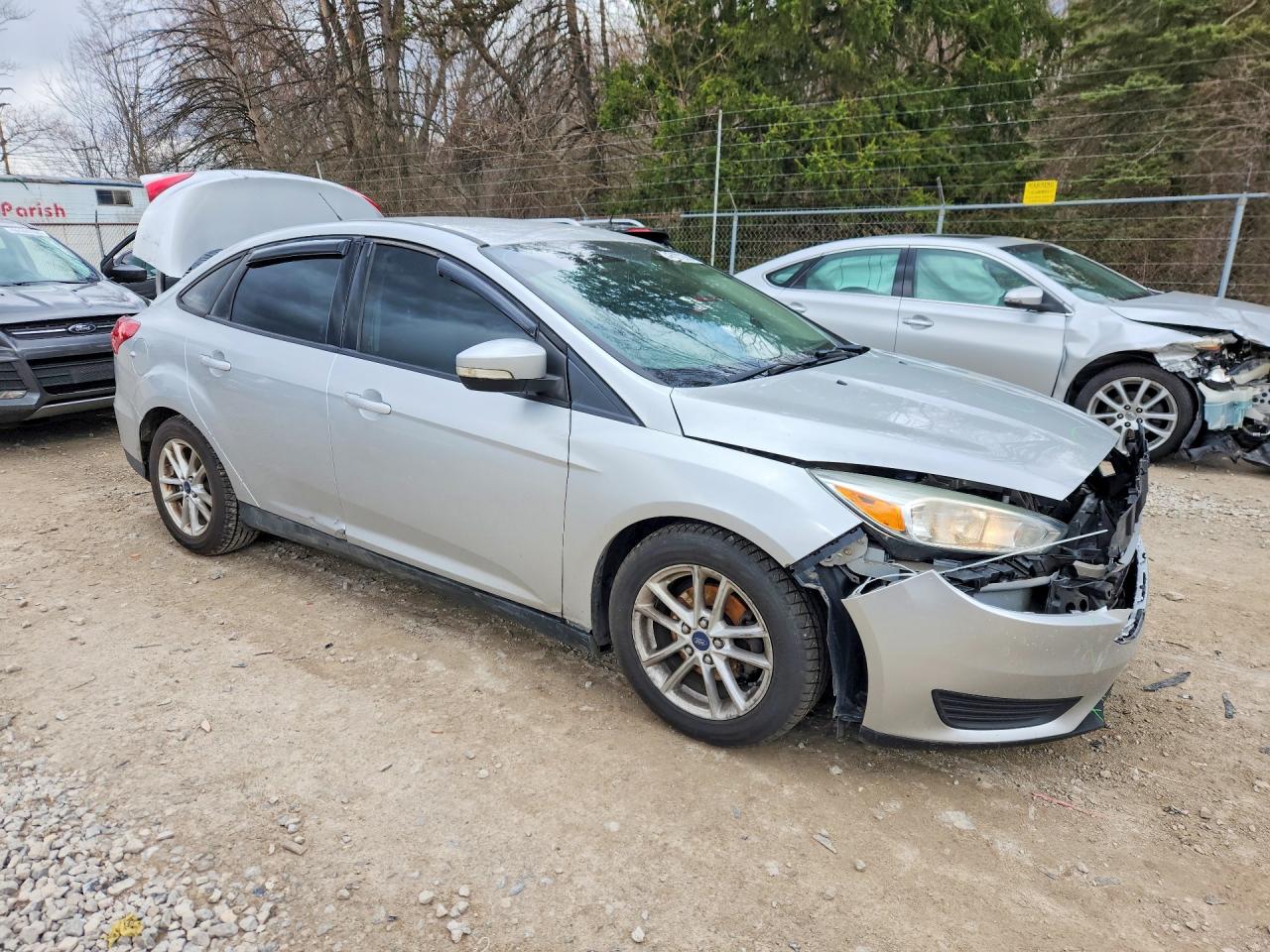 2015 FORD FOCUS SE photo 4