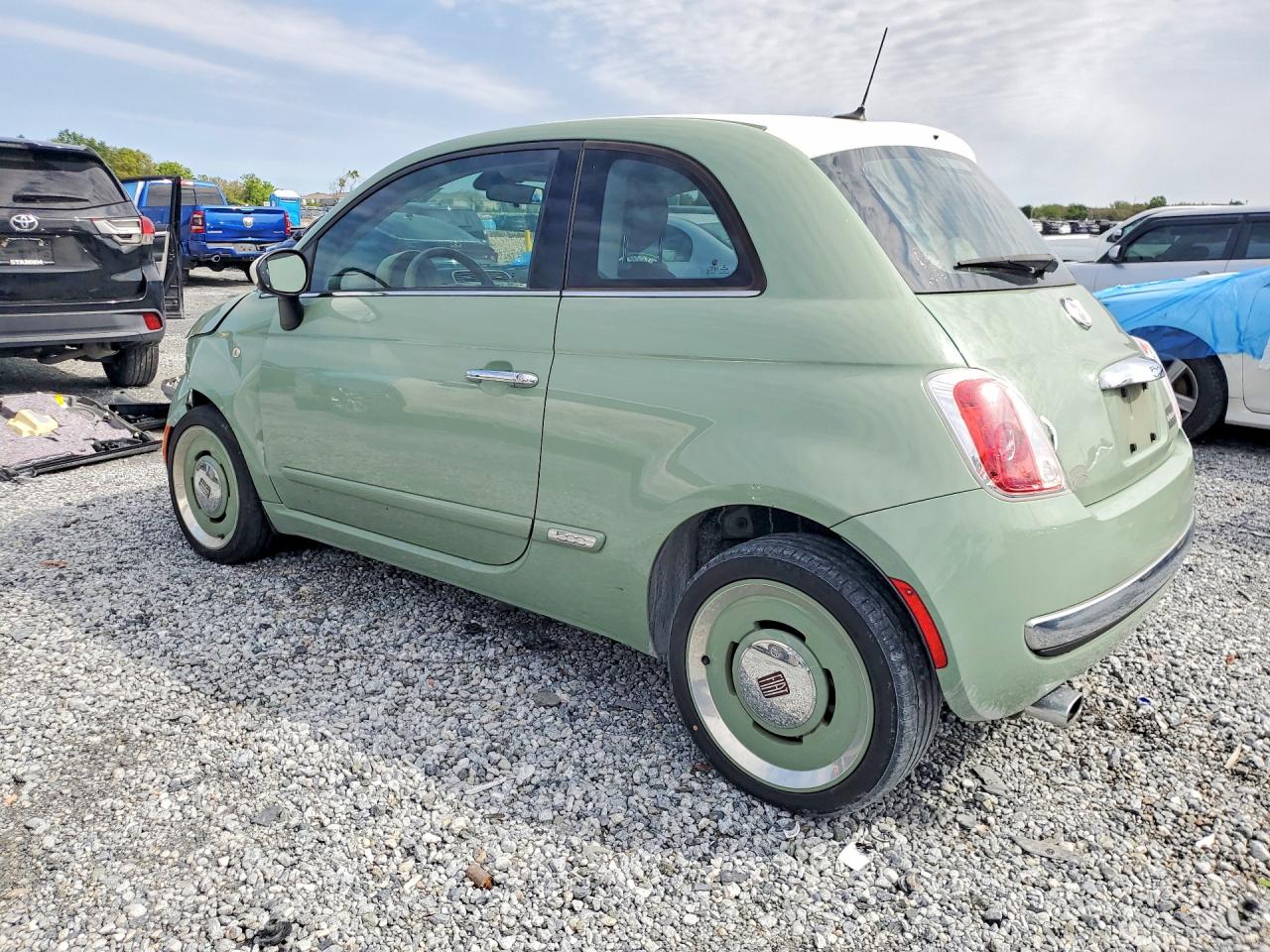 2015 FIAT 500 LOUNGE photo 2