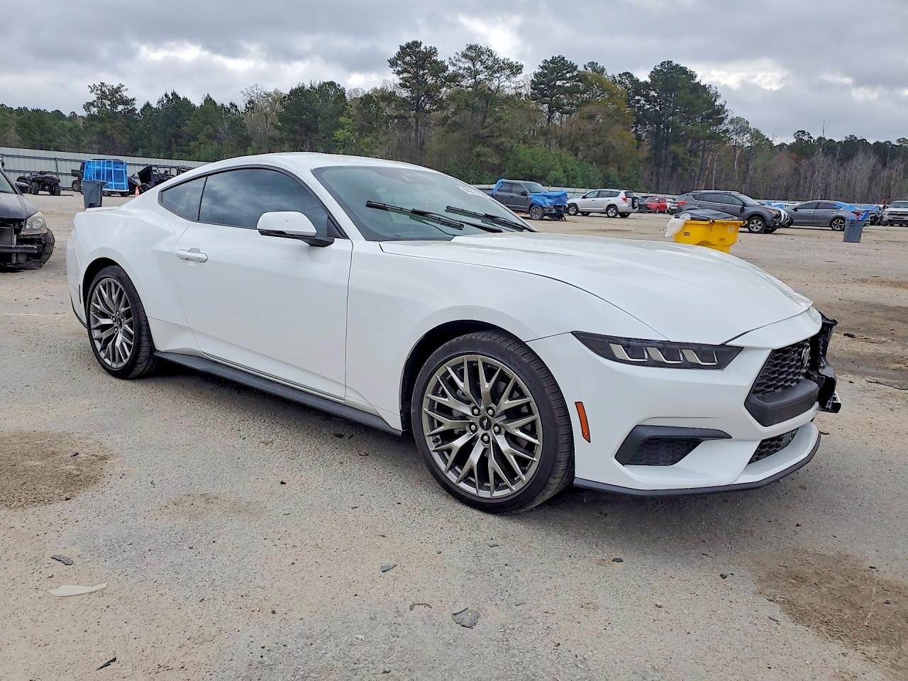 2025 FORD MUSTANG photo 7