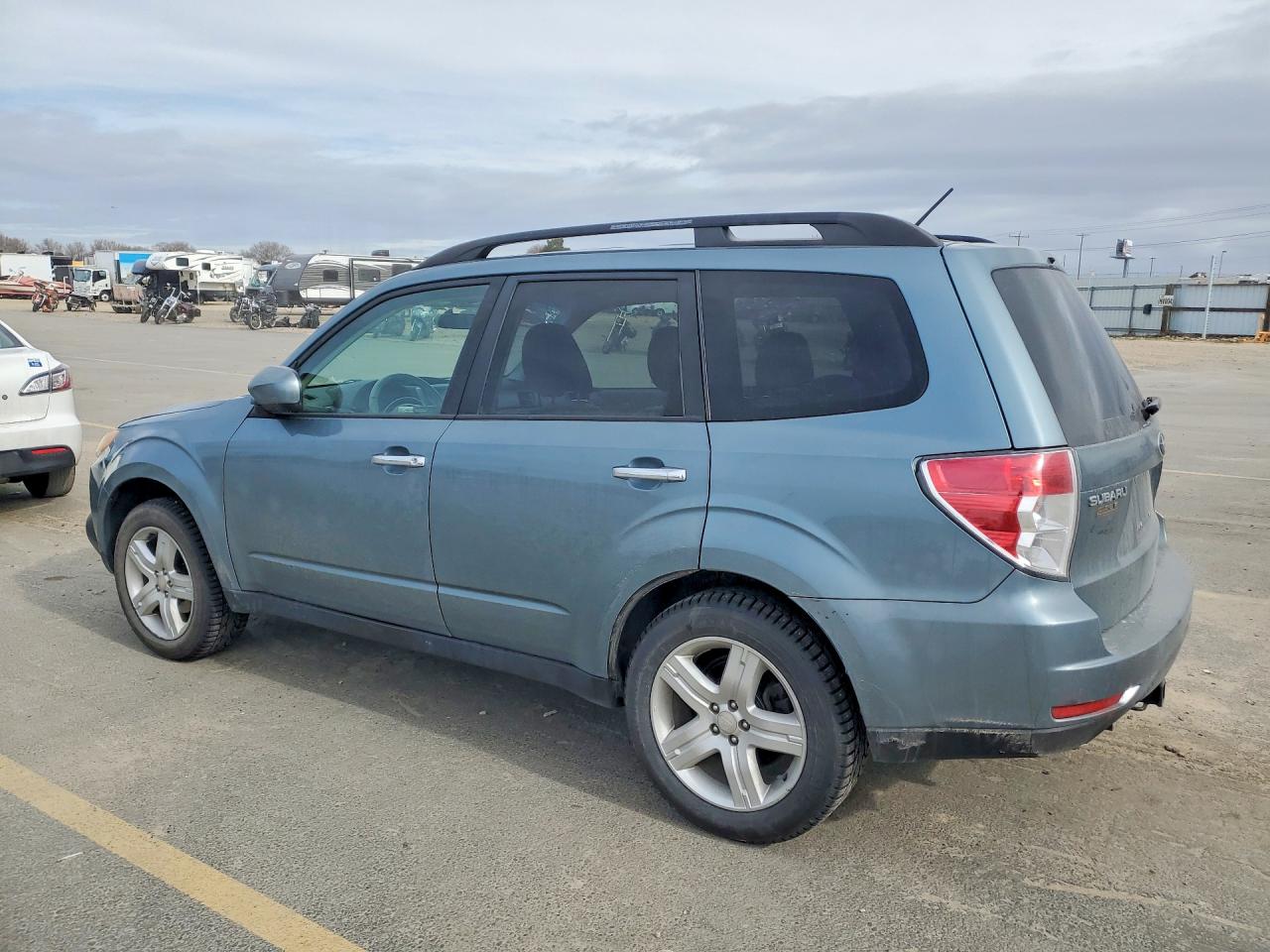 2009 SUBARU FORESTER photo 3
