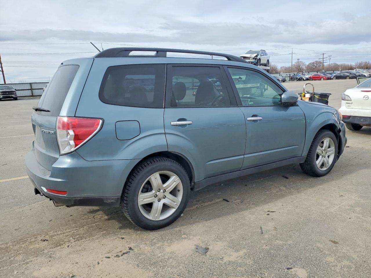 2009 SUBARU FORESTER photo 5