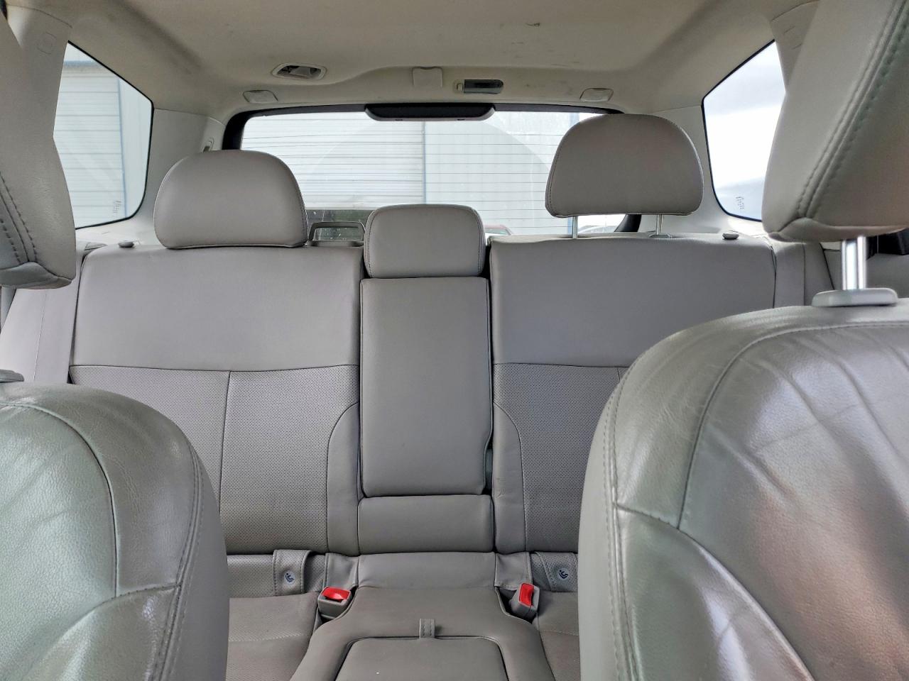 2009 SUBARU FORESTER photo 19