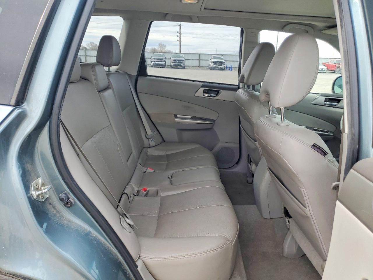 2009 SUBARU FORESTER photo 21