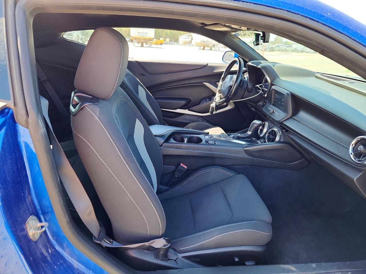 2017 CHEVROLET CAMARO LT photo 19