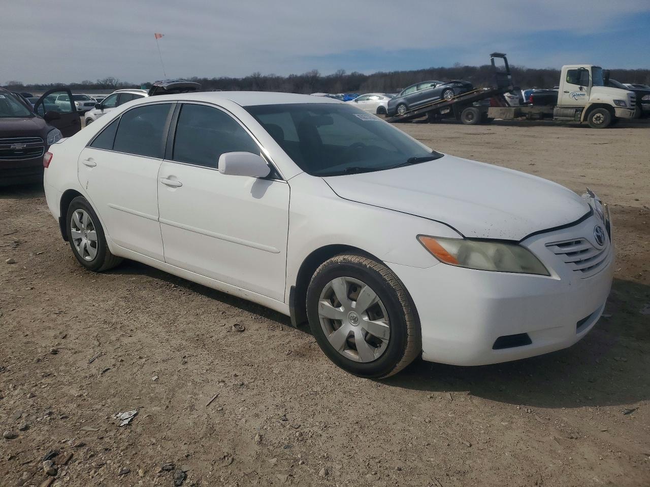 2009 TOYOTA CAMRY LE photo 4
