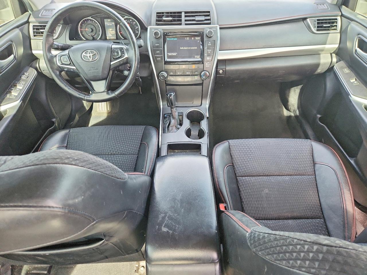 2015 TOYOTA CAMRY SE photo 15