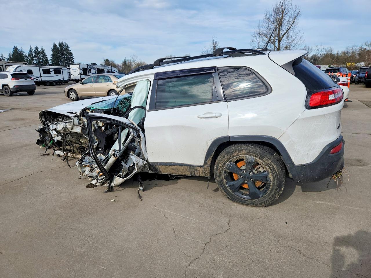 2015 JEEP CHEROKEE LATITUDE photo 3