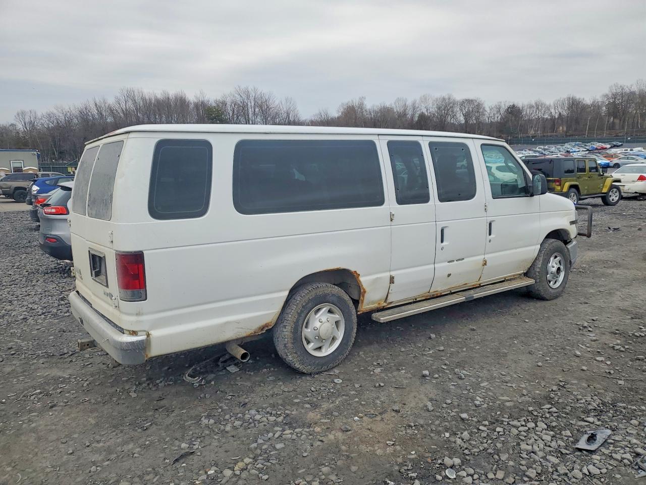 2010 FORD ECONOLINE E350 SUPER DUTY WAGON photo 5