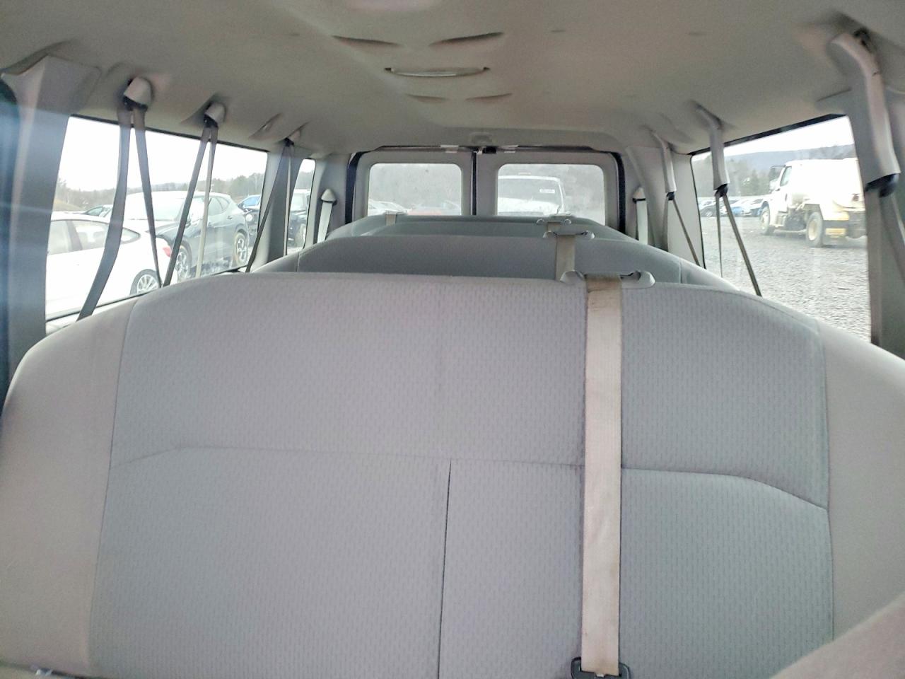 2010 FORD ECONOLINE E350 SUPER DUTY WAGON photo 19