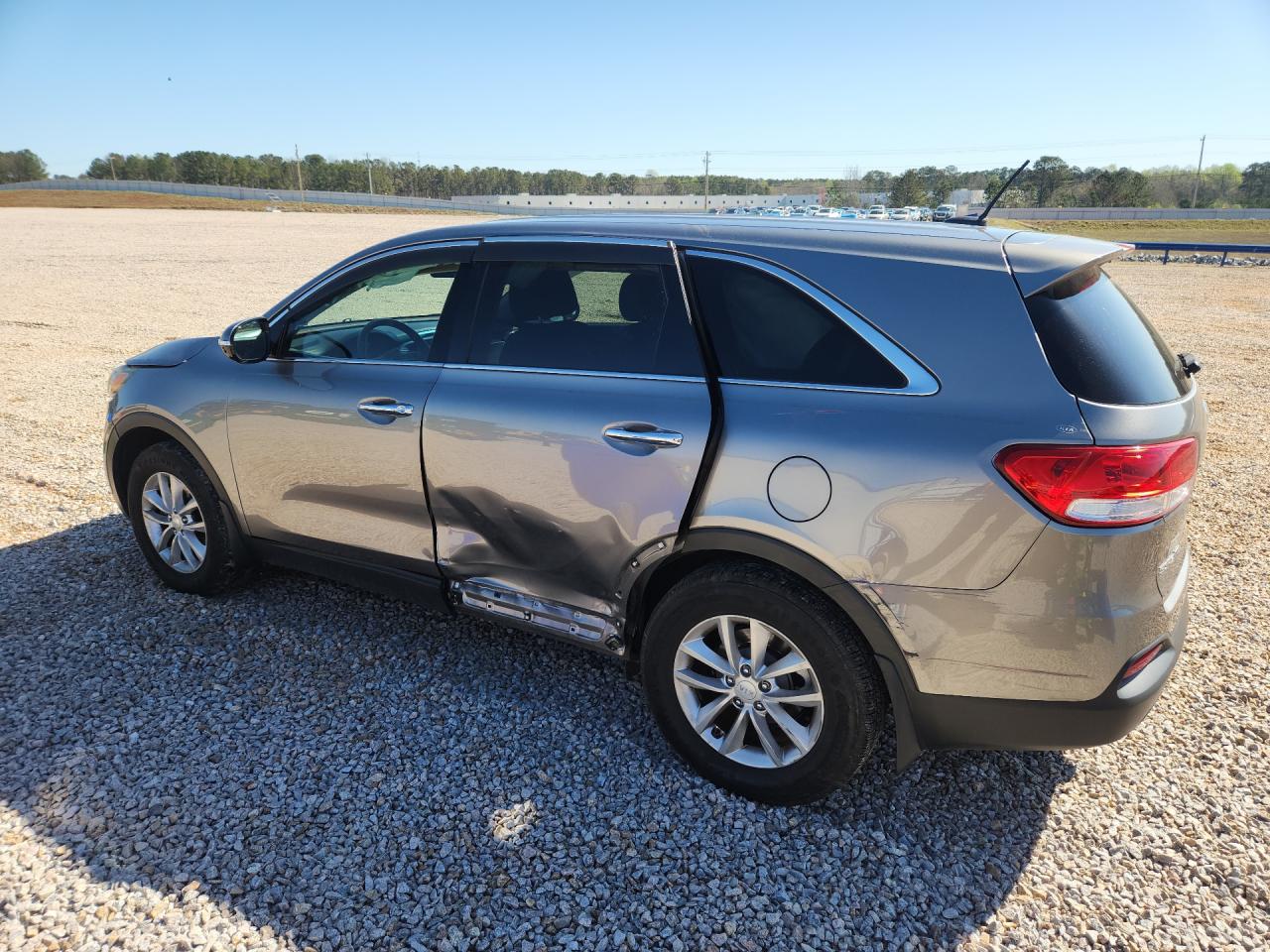 2016 KIA SORENTO L photo 2